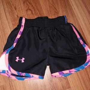 Under armour girl shorts 2t